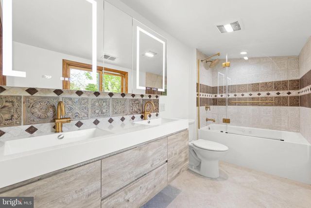 112 W GERMAIN ST, Winchester, VA 22601