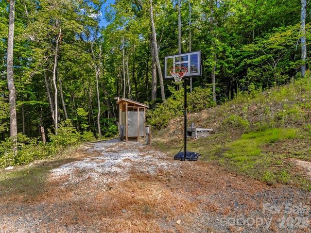 997 Hoot Owl Road, Spruce Pine, NC 28777