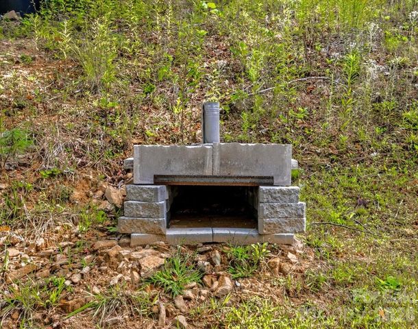 997 Hoot Owl Road, Spruce Pine, NC 28777