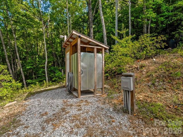 997 Hoot Owl Road, Spruce Pine, NC 28777