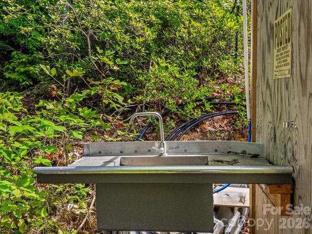 997 Hoot Owl Road, Spruce Pine, NC 28777