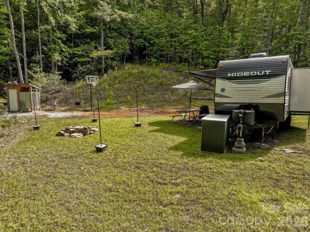 997 Hoot Owl Road, Spruce Pine, NC 28777