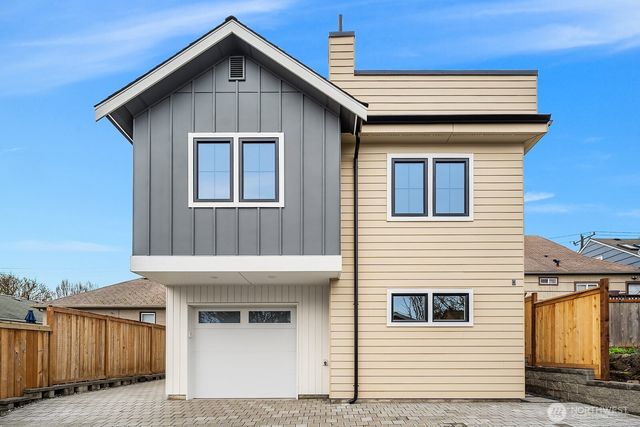 5026 35th Avenue NE, Seattle, WA 98105