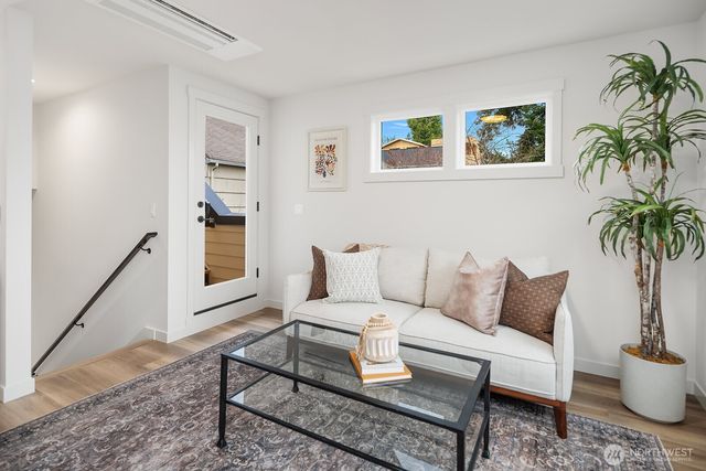 5026 35th Avenue NE, Seattle, WA 98105