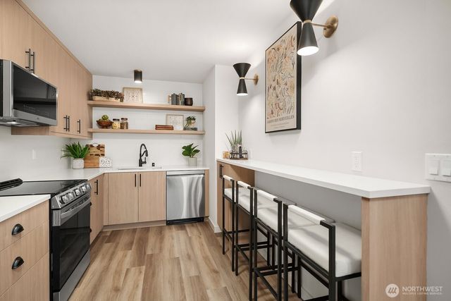 5026 35th Avenue NE, Seattle, WA 98105