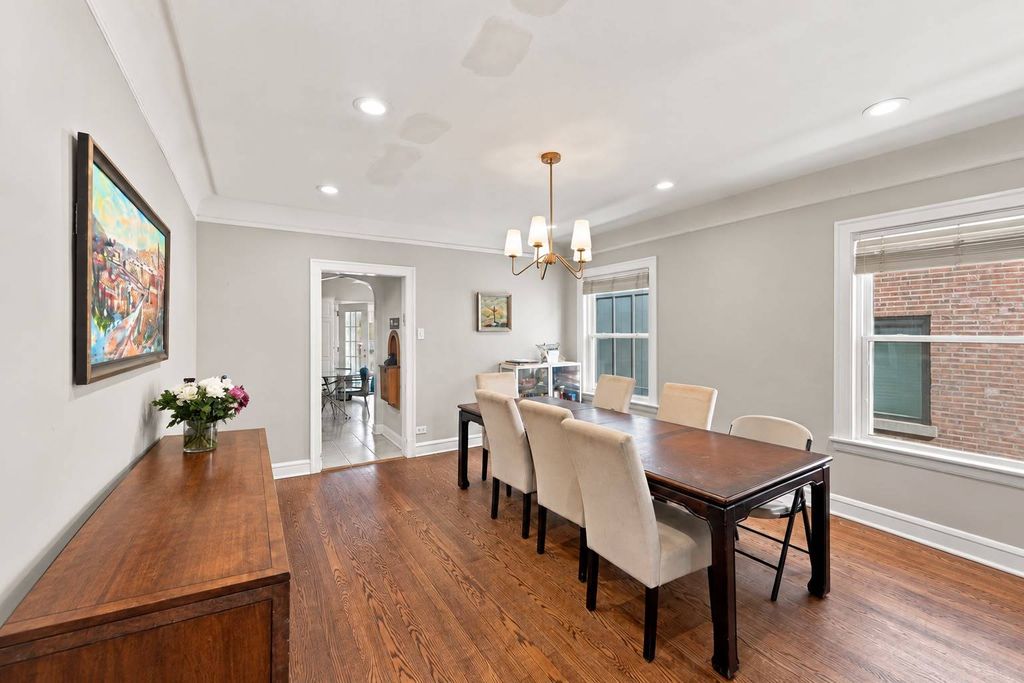 2940 W Greenleaf Avenue, Chicago, IL 60645 — photo 5