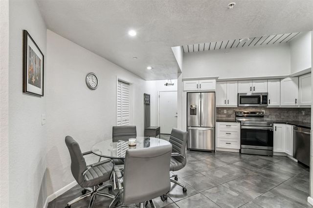 2421 W HORATIO STREET 818, Tampa, FL 33609