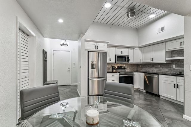 2421 W HORATIO STREET 818, Tampa, FL 33609