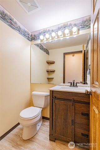 13005 10th Avenue Ct E, Tacoma, WA 98445