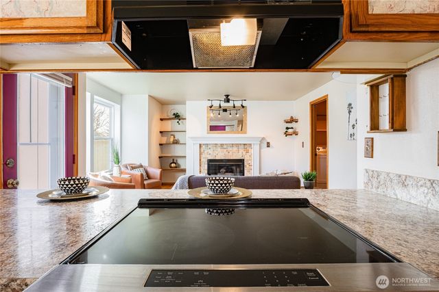 13005 10th Avenue Ct E, Tacoma, WA 98445