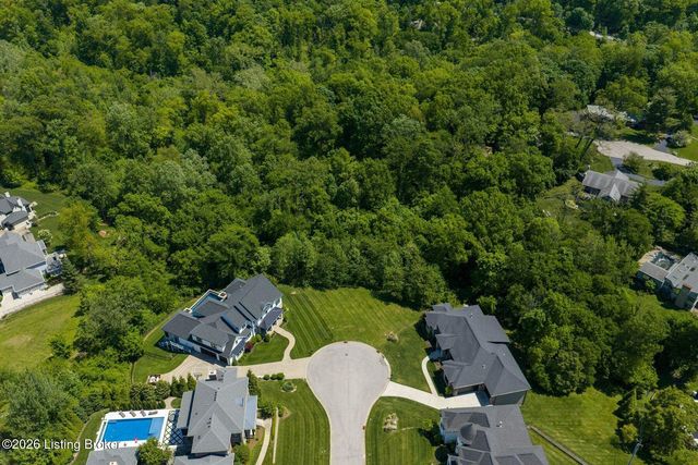 6710 Glen Springs Ct, Louisville, KY 40222
