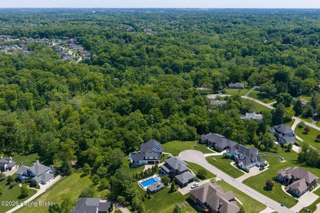 6710 Glen Springs Ct, Louisville, KY 40222