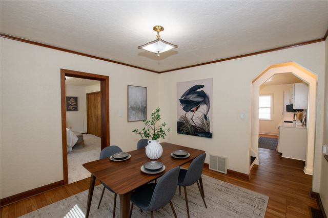 2014 39th Street, Des Moines, IA 50310