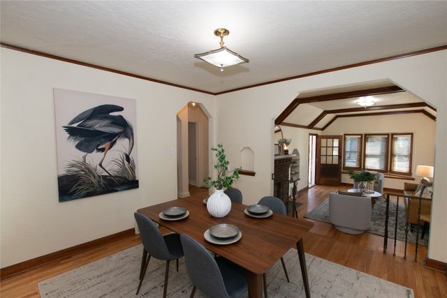 2014 39th Street, Des Moines, IA 50310