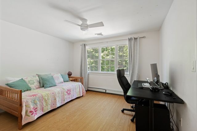 57 Mckenna Ridge Dr, Falmouth, MA 02536