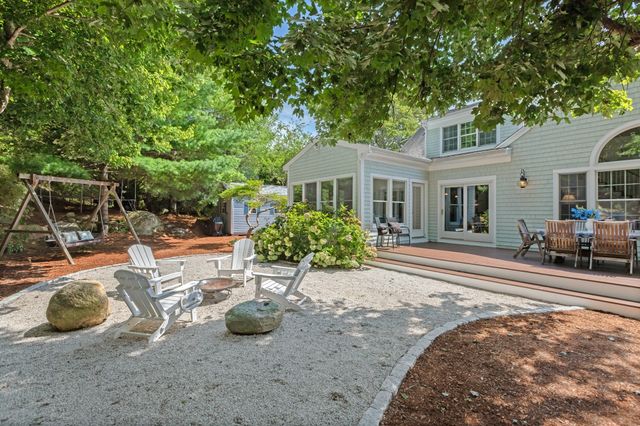 57 Mckenna Ridge Dr, Falmouth, MA 02536