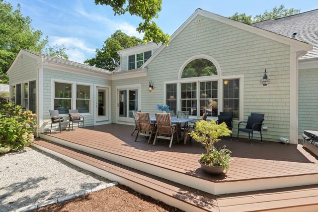 57 Mckenna Ridge Dr, Falmouth, MA 02536