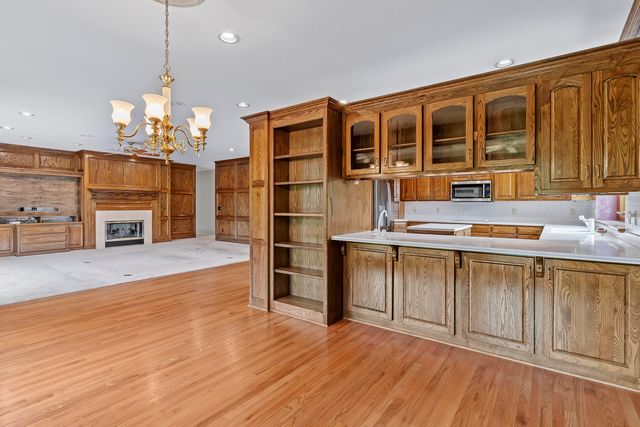 5418 S Castlebay Drive, Springfield, MO 65809