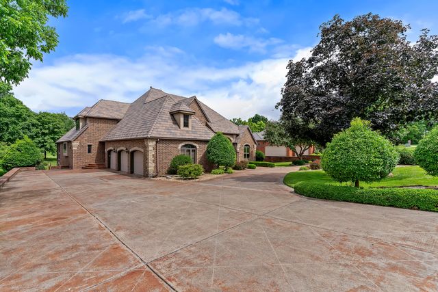 5418 S Castlebay Drive, Springfield, MO 65809