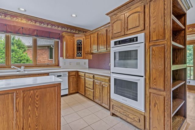 5418 S Castlebay Drive, Springfield, MO 65809