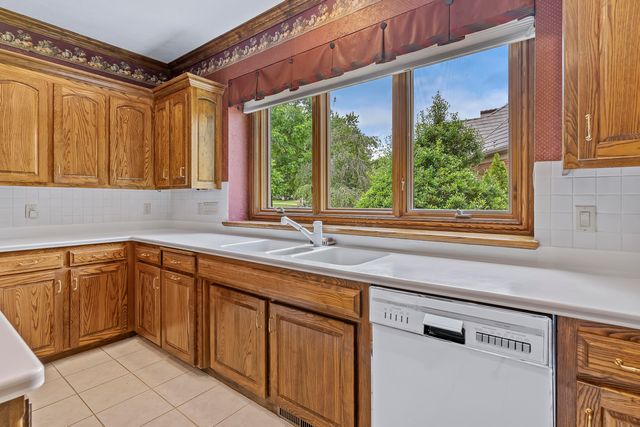 5418 S Castlebay Drive, Springfield, MO 65809