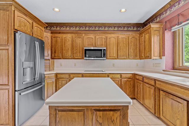 5418 S Castlebay Drive, Springfield, MO 65809