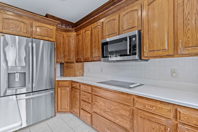 5418 S Castlebay Drive, Springfield, MO 65809