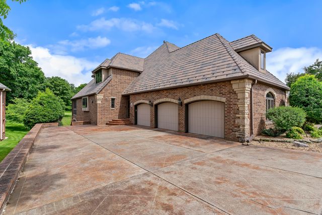 5418 S Castlebay Drive, Springfield, MO 65809