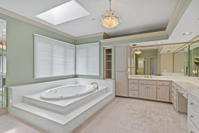 5418 S Castlebay Drive, Springfield, MO 65809