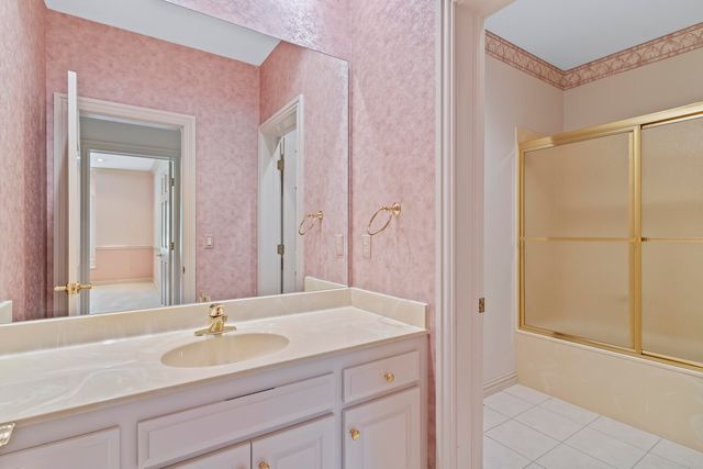 5418 S Castlebay Drive, Springfield, MO 65809