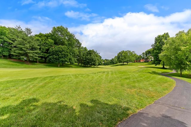5418 S Castlebay Drive, Springfield, MO 65809