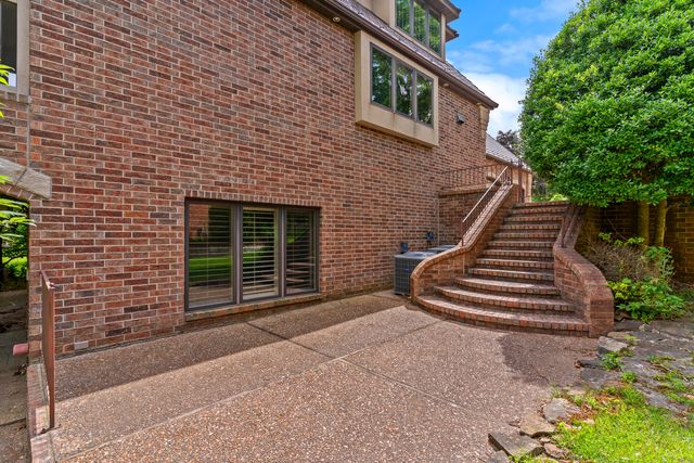 5418 S Castlebay Drive, Springfield, MO 65809