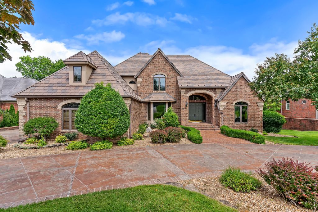 5418 S Castlebay Drive, Springfield, MO 65809