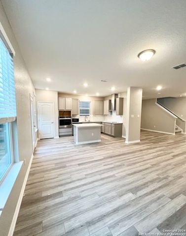 4955 Usaa Blvd Unit 16, San Antonio, TX 78240