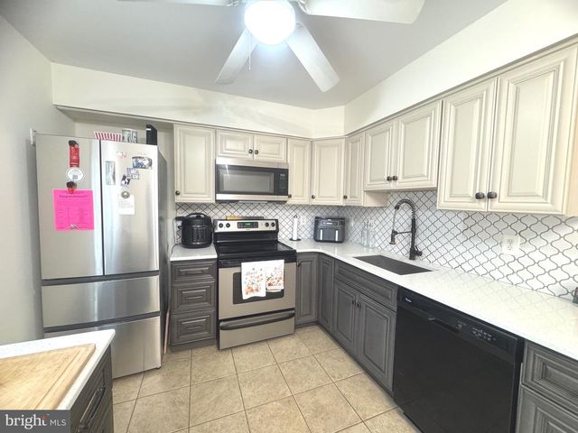 4659 CHARLTON CT, Woodbridge, VA 22193