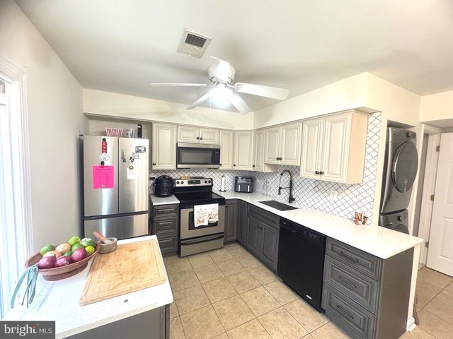 4659 CHARLTON CT, Woodbridge, VA 22193