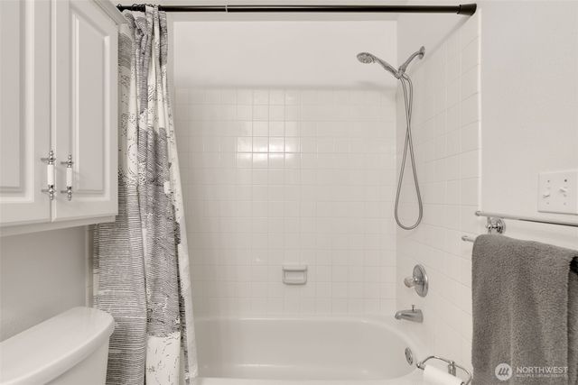 24830 12th Avenue S, Des Moines, WA 98198