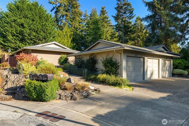 24830 12th Avenue S, Des Moines, WA 98198