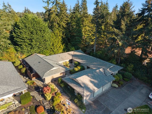 24830 12th Avenue S, Des Moines, WA 98198