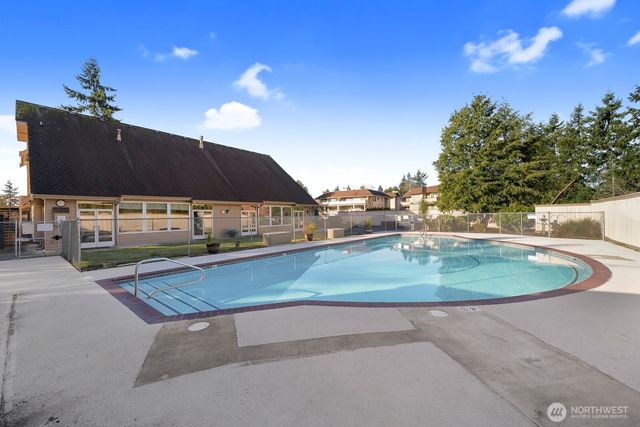 24830 12th Avenue S, Des Moines, WA 98198