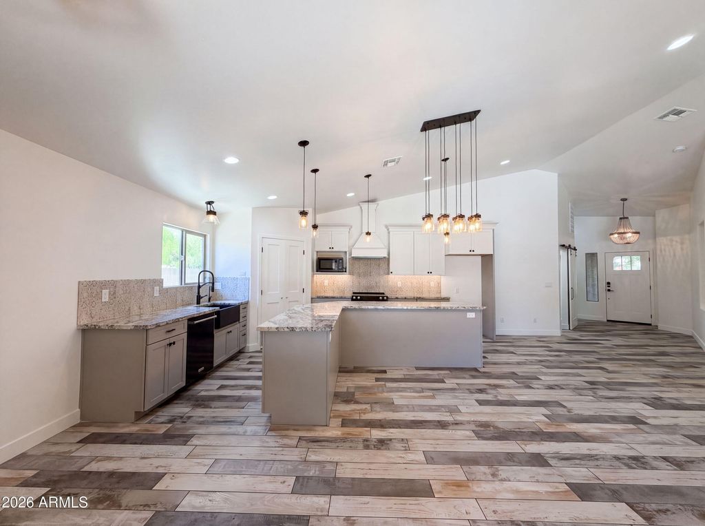 8747 W LONE CACTUS Drive, Peoria, AZ 85382 — photo 2