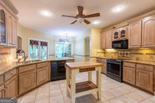 206 Enclave Ln, Newnan, GA 30263