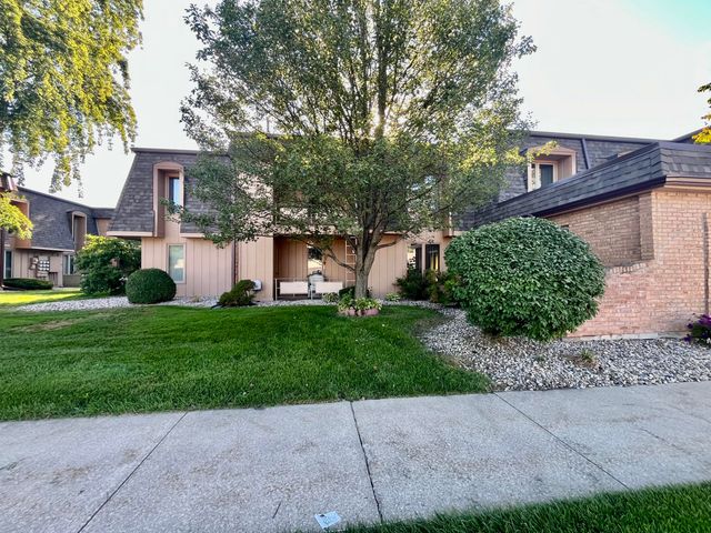 8745 Janeway Court 4, Munster, IN 46321