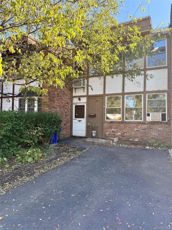 160 Halgren Crescent, Haverstraw, NY 10927