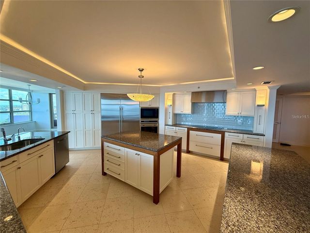 988 BLVD OF THE ARTS BOULEVARD 1617, Sarasota, FL 34236