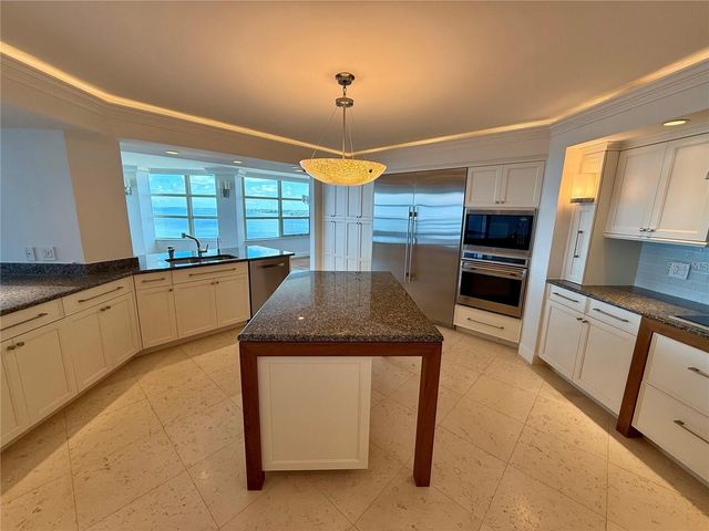 988 BLVD OF THE ARTS BOULEVARD 1617, Sarasota, FL 34236