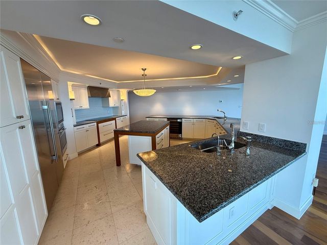 988 BLVD OF THE ARTS BOULEVARD 1617, Sarasota, FL 34236