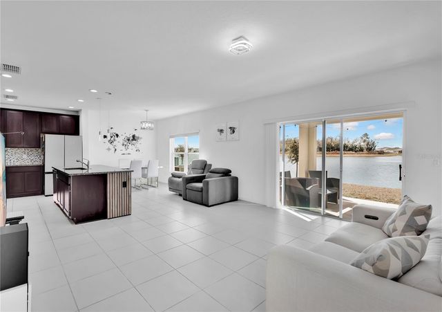 5018 ROYAL POINT AVENUE, Kissimmee, FL 34746