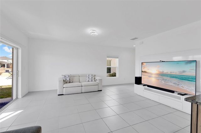 5018 ROYAL POINT AVENUE, Kissimmee, FL 34746