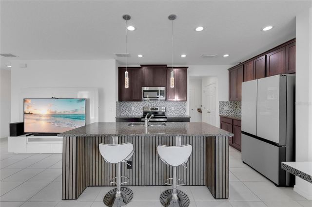 5018 ROYAL POINT AVENUE, Kissimmee, FL 34746